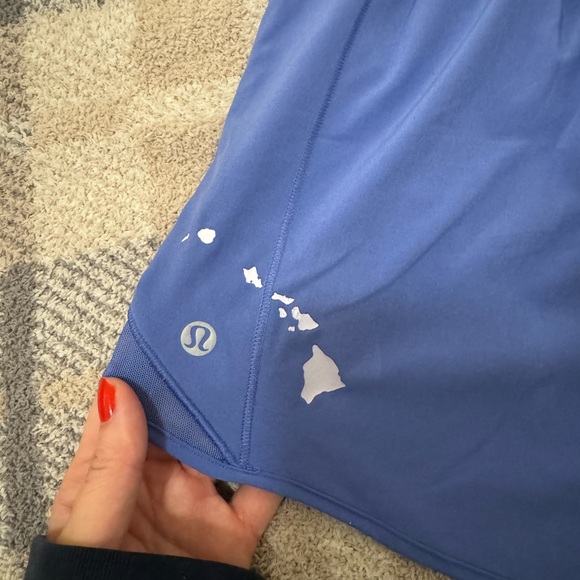 Lululemon Hawaii Hotty Hot Short Size 6 - Picture 3 of 4